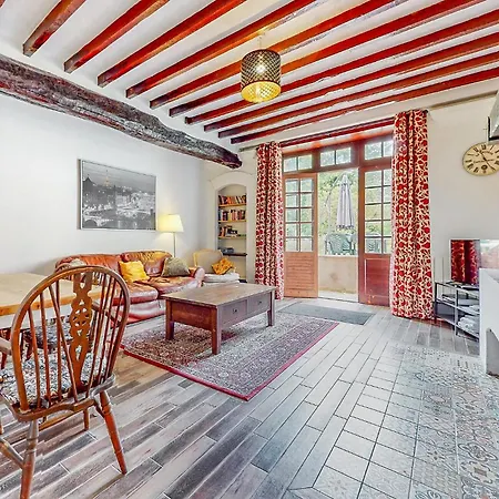 3 Bedroom Awesome Home In Jaulgonne Holiday home