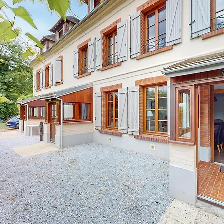 Holiday home 3 Bedroom Awesome Home In Jaulgonne *